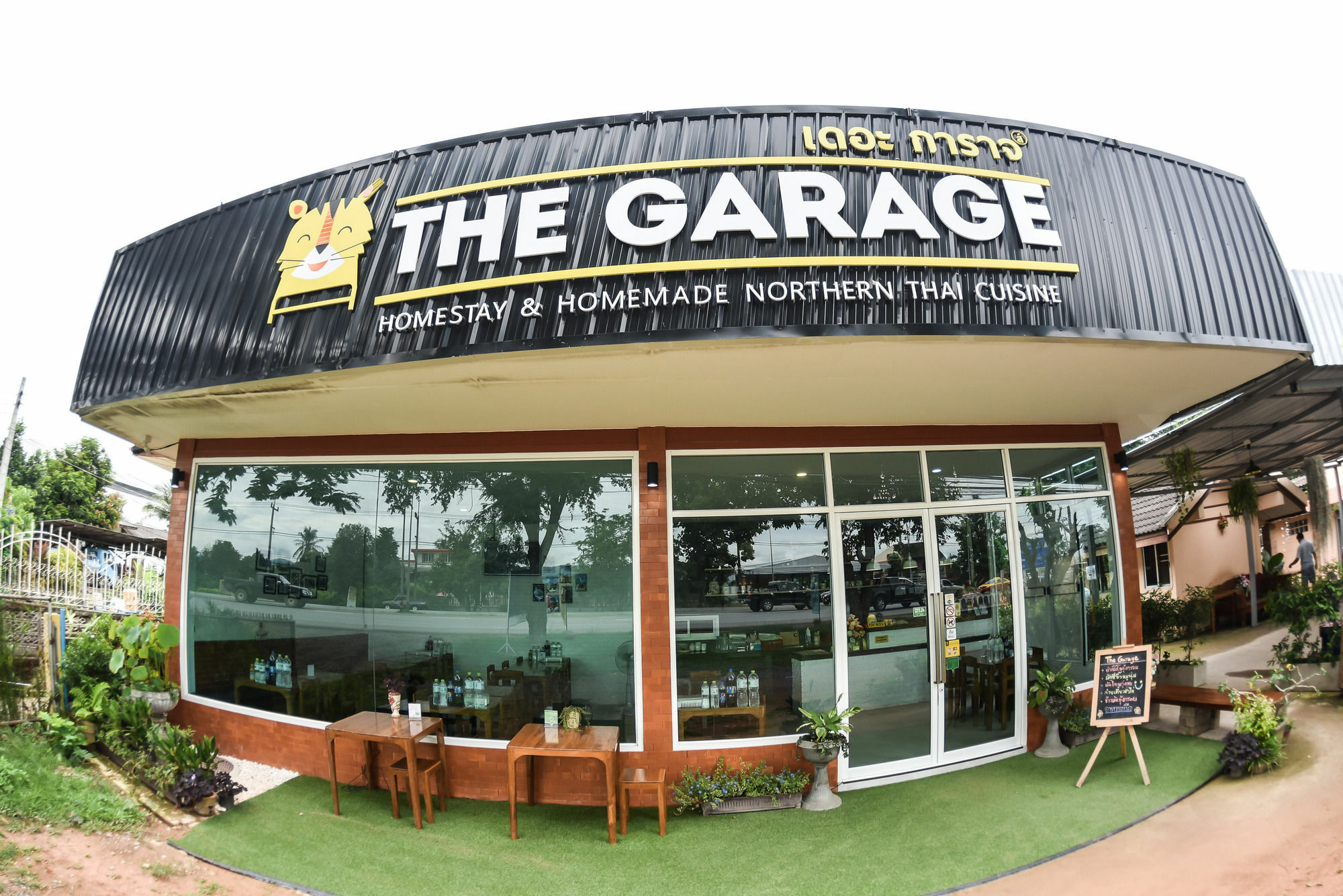 Отель The Garage Чианграй Экстерьер фото